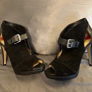 Micheal Kors size 6 heels